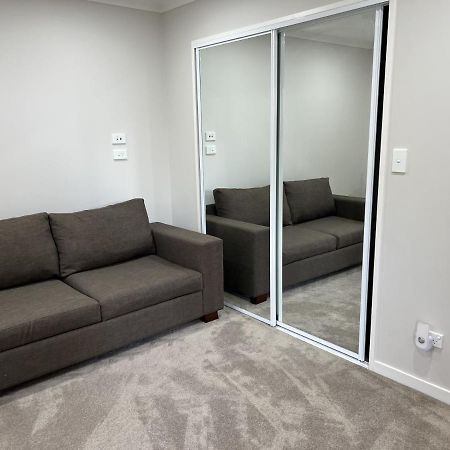 Guest Suite - Cosy Place In The Wattle Downs Auckland Exteriör bild