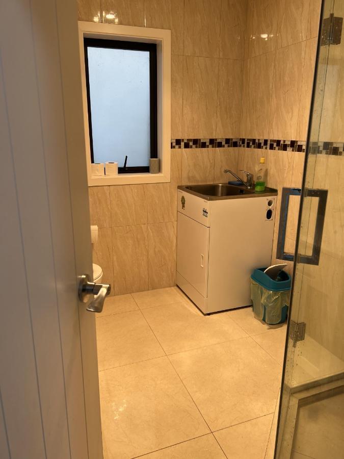 Guest Suite - Cosy Place In The Wattle Downs Auckland Exteriör bild